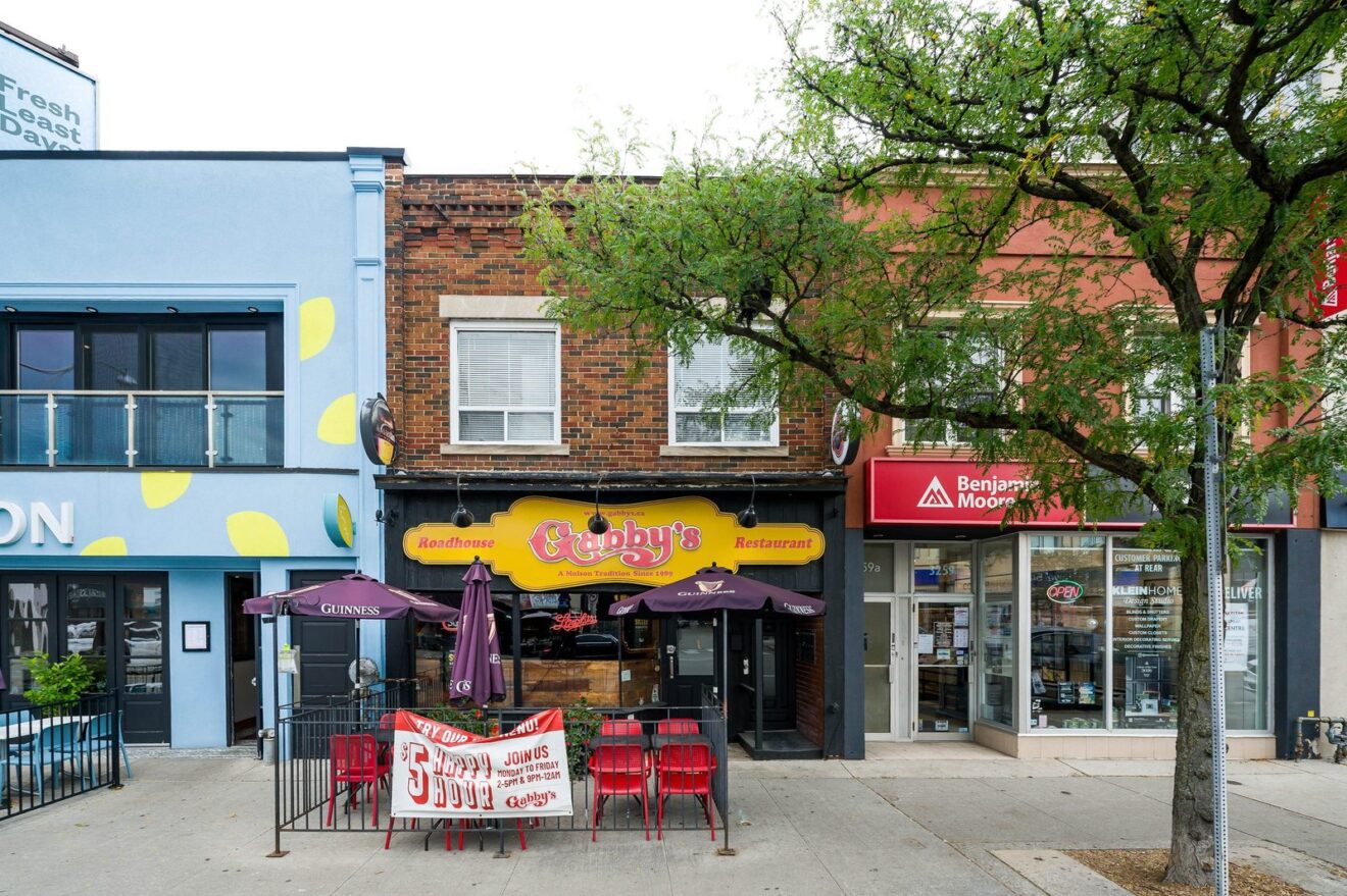 3263 Yonge Street exterior, Gabby's Roadhouse storefront on Yonge Street